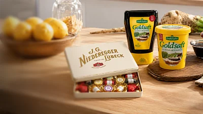 Eine Schachtel Niederegger Marzipan und 2 Tuben Grafschafter Goldsaft